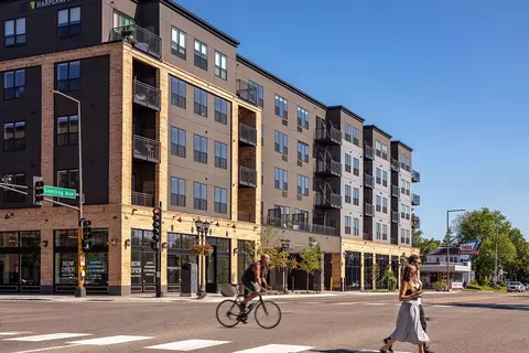 150 Snelling Ave N #409, Saint Paul, MN 55104