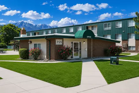 355 Knowlton St #378-18, Layton, UT 84041