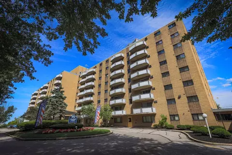 26011 Lakeshore Blvd #0208, Euclid, OH 44132