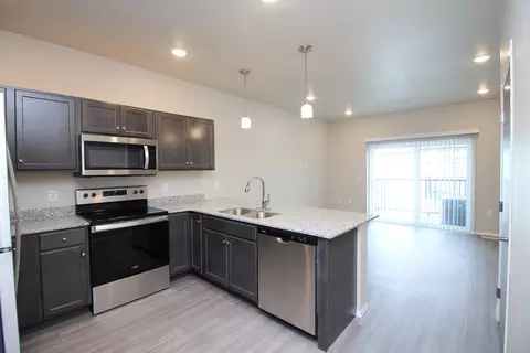 7700 S Brett Ave #7810-202, Sioux Falls, SD 57108