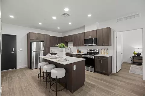 2209 E Bella Vista Rd #215B, San Tan Valley, AZ 85143