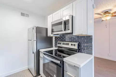 6015 W Olive Ave #03-24, Glendale, AZ 85302