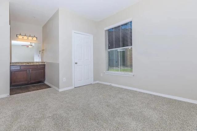 17710 Red Oak Dr #1-206, Houston, TX 77090
