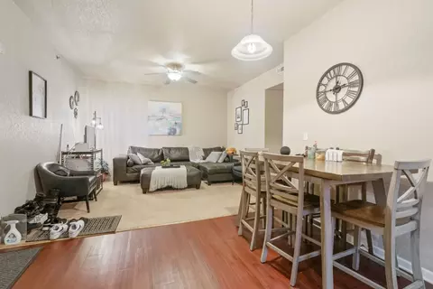 2215 College St #2, Cedar Falls, IA 50613