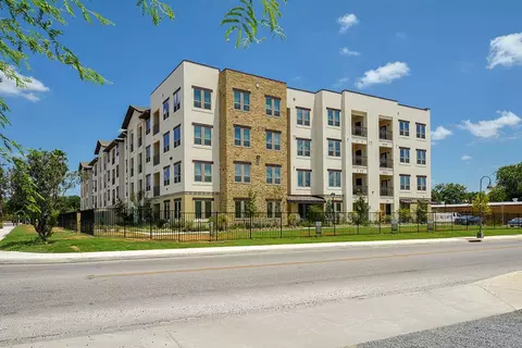323 W Mitchell St, San Antonio, TX 78204