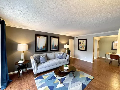 726 Raleigh Ct #720D, Homewood, AL 35209