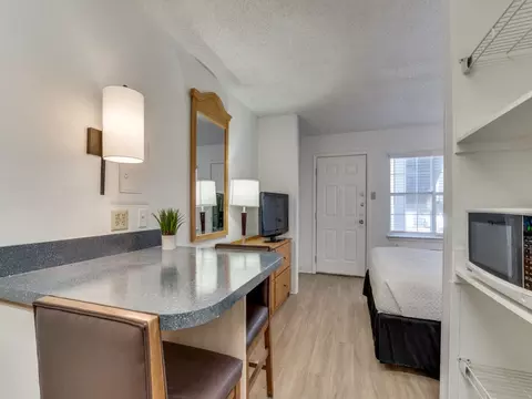 9013 United Dr #373, Austin, TX 78758