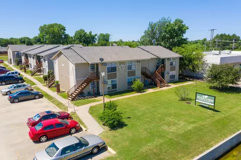 1050 E 141st St #14, Glenpool, OK 74033
