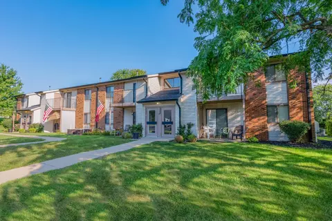1180 Horseshoe Dr #300, Greencastle, IN 46135