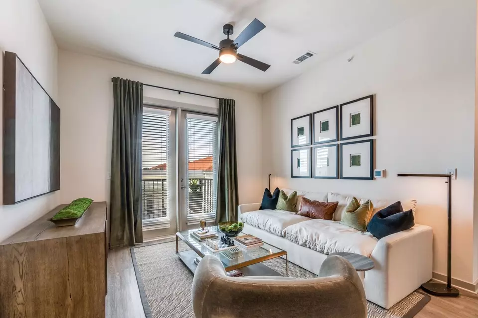  5885 Calmont Ave #3328, Fort Worth, TX 76107 photo 8