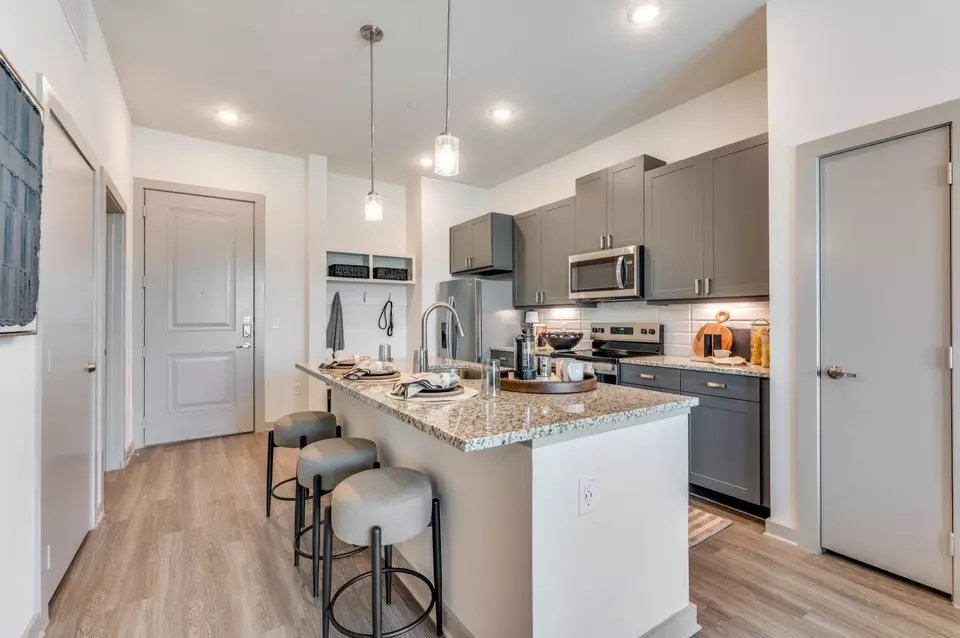  5885 Calmont Ave #3328, Fort Worth, TX 76107 photo 2