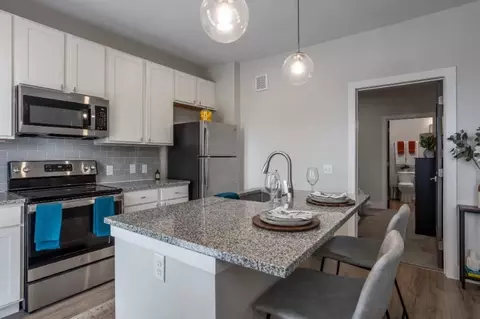 80 S 18th St #429, Columbus, OH 43205