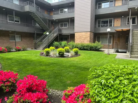 858 NE 67th St #310, Seattle, WA 98115