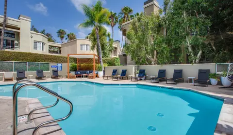1420 Ambassador St, Los Angeles, CA 90035