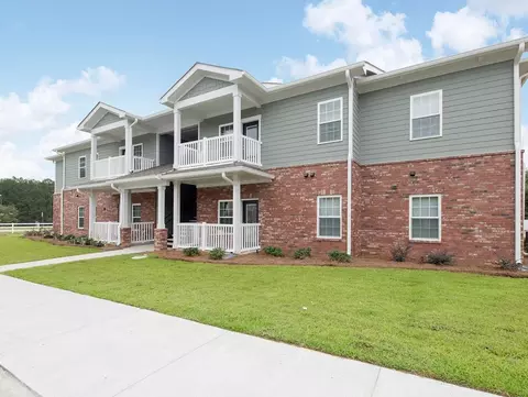 808 Edgewood Dr #413, Nashville, GA 31639