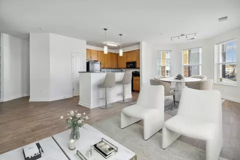 909 Mansion Dr #210, Frederick, MD 21703