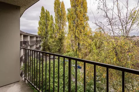2410 Boyer Ave E #104, Seattle, WA 98112
