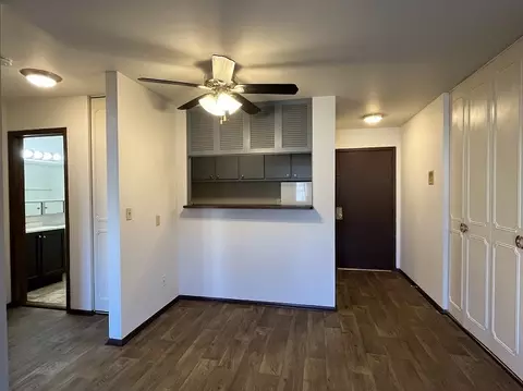2510 N Murray Ave #103, Milwaukee, WI 53211