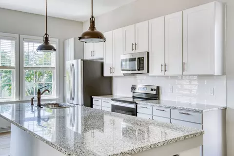 655 E Bay St #410, Charleston, SC 29403