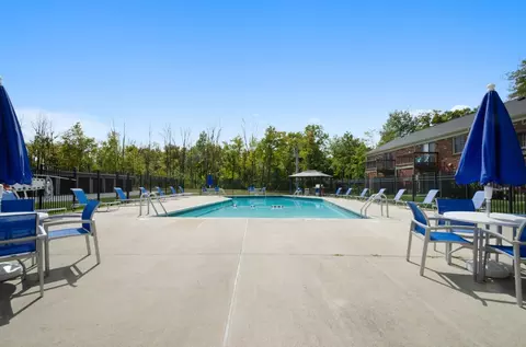 1001 W Colonial Dr #211, New Castle, IN 47362