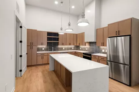 5005 Galleria Dr #3211, Farmers Branch, TX 75244
