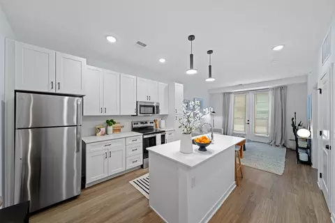 3939 State Line Rd #572, Kansas City, MO 64111