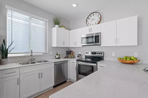 8449 S 59th Ave #002, Phoenix, AZ 85339