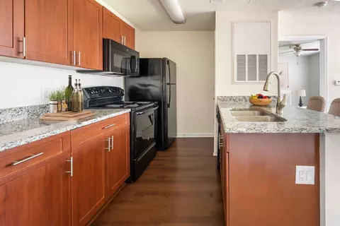 511 Cobblestone Dr #102, Wilmington, NC 28405