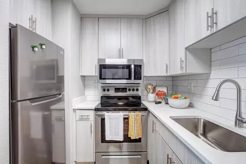 909 W Colter St #082, Phoenix, AZ 85013
