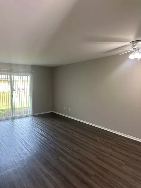 1004 Fayette Dr #1025, Fort Wayne, IN 46816