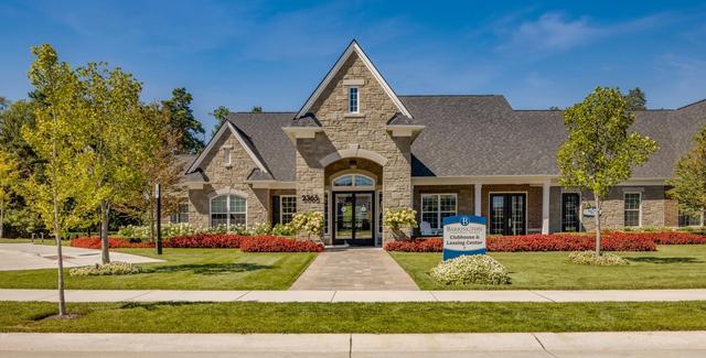 2365 Barrington Dr #40-202, Commerce, MI 48390