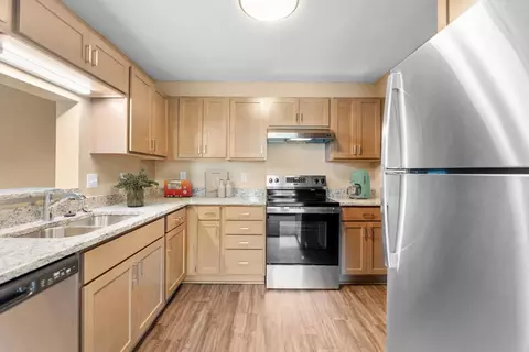 341 Evans Ave NW #35-202, Elk River, MN 55330