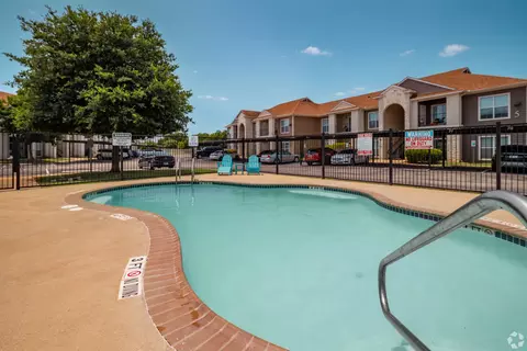 707 S Creek St #2-205, Fredericksburg, TX 78624