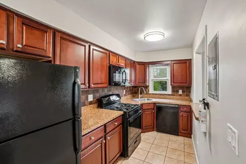 1048 Bloomfield Ave #7, West Caldwell, NJ 07006