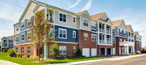 200 Hudson Ct #306, Wheeling, IL 60090