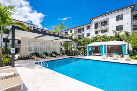 3991 NW 82nd Ave #206, Pembroke Pines, FL 33024