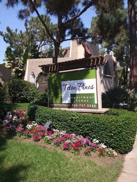 2100 E Grand Ave #41, Escondido, CA 92027