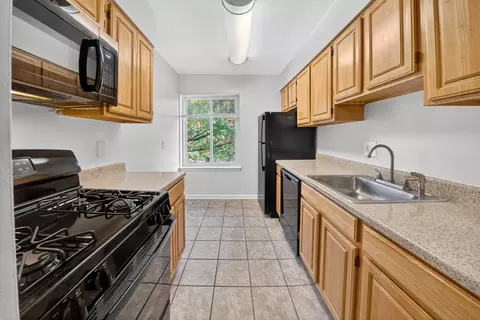 400 Taylor St NE #U14, Washington, DC 20017