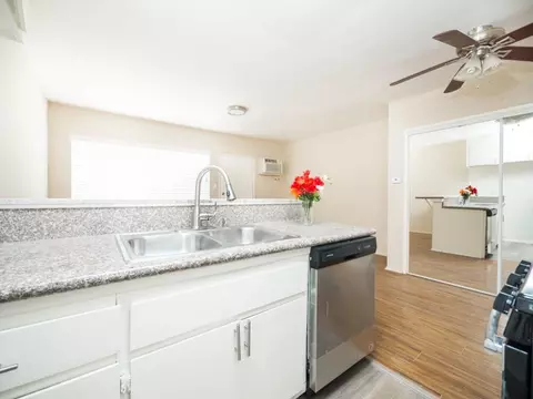 1645 N Winona Blvd #074216, Los Angeles, CA 90027