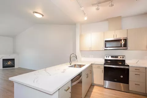 25800 SW Canyon Creek Rd N #S304, Wilsonville, OR 97070