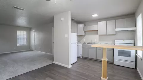 3201 Eden St #1, Pascagoula, MS 39581