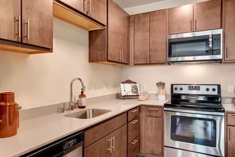2141 S Robinson Ave #A211, Milwaukee, WI 53207