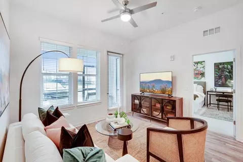 3045 Broadway Ave #320, Sarasota, FL 34243