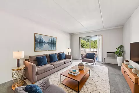 2095 Dotte Dr #2095-102, White Bear Lake, MN 55110
