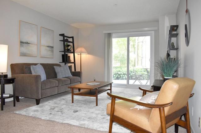 2285 Stewart Ave #2105, Saint Paul, MN 55116