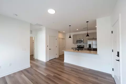 1460 N Grant Ave #206, Columbus, OH 43201