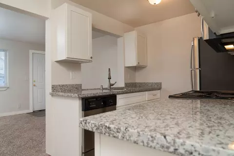 616 N Anderson St #24, Tacoma, WA 98406