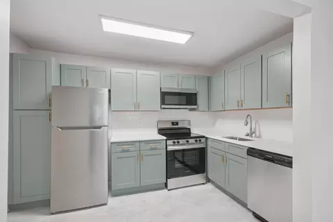 165 Thousand Oaks Dr #0041, Atlantic Highlands, NJ 07716