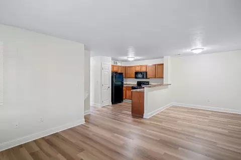 256 Northridge Oval #215, Brooklyn, OH 44144