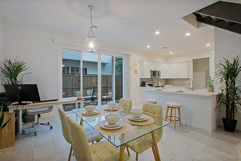 917 W Glendale Ave #1-22, Phoenix, AZ 85021